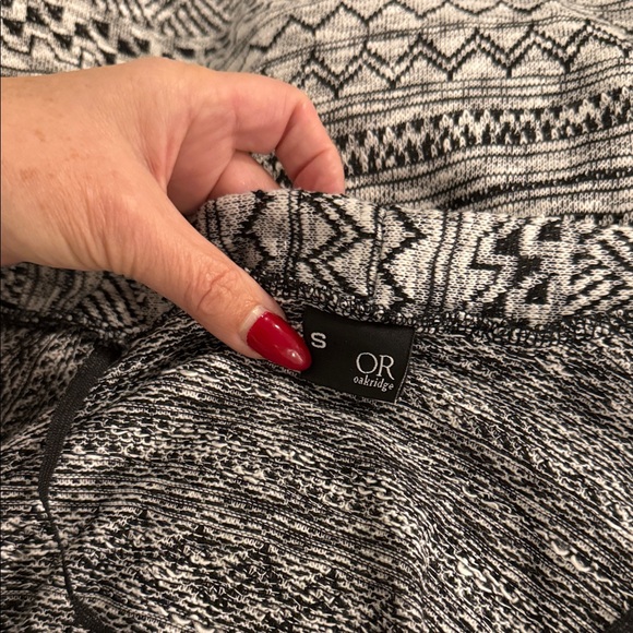 Patterned Gray Open-Front Sweater - Picture 10 of 12